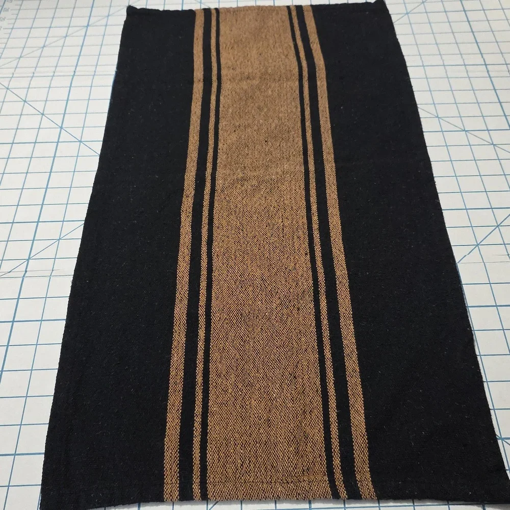 Black and Tan Table Runner, 14x28, Gently Preloved‎